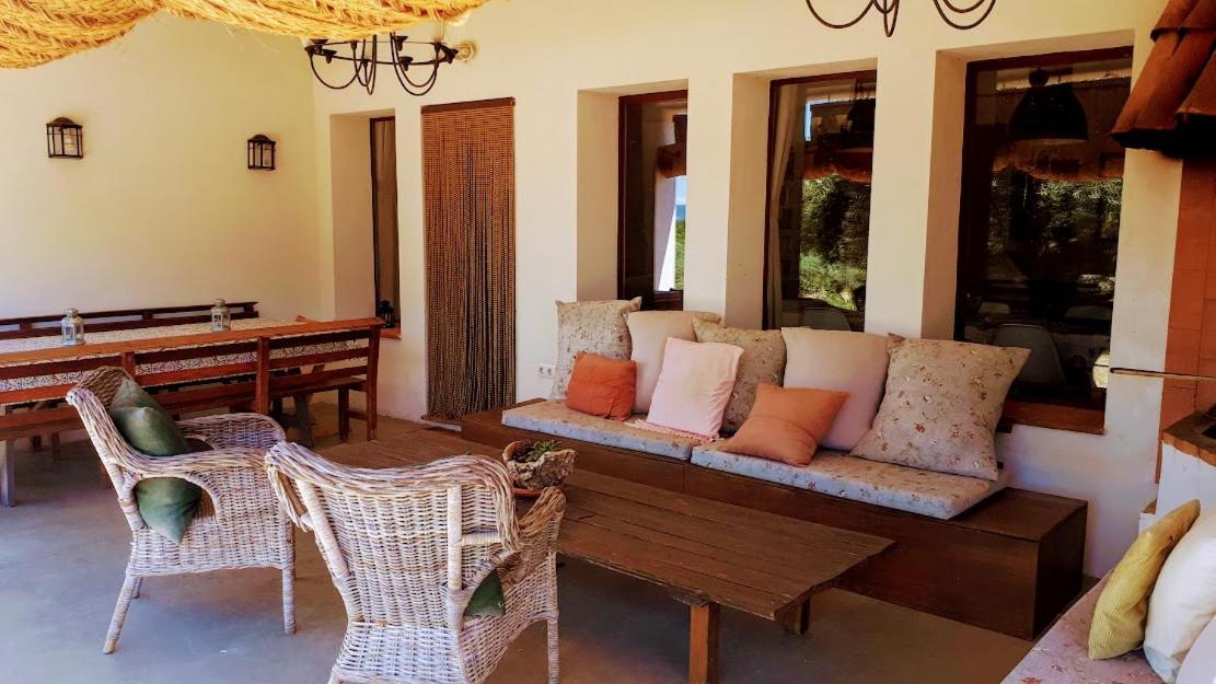 Flores Amarillas B&B Almoharin Ngoại thất bức ảnh